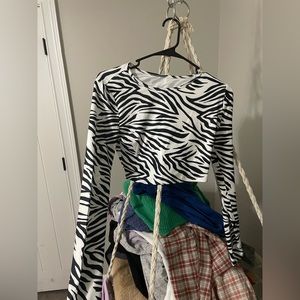 Zebra print cropped shirt